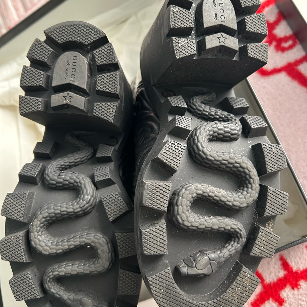 Gucci Black Quilted Heeled Boots - Picture 2 of 3